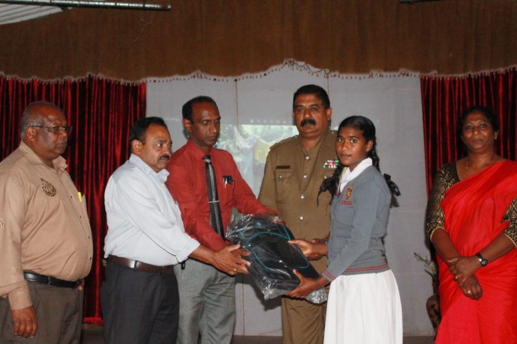 இராகலை உயர் பாடசாலையில் “ஏற்றிடுவோம் ஒரு தீபம்”