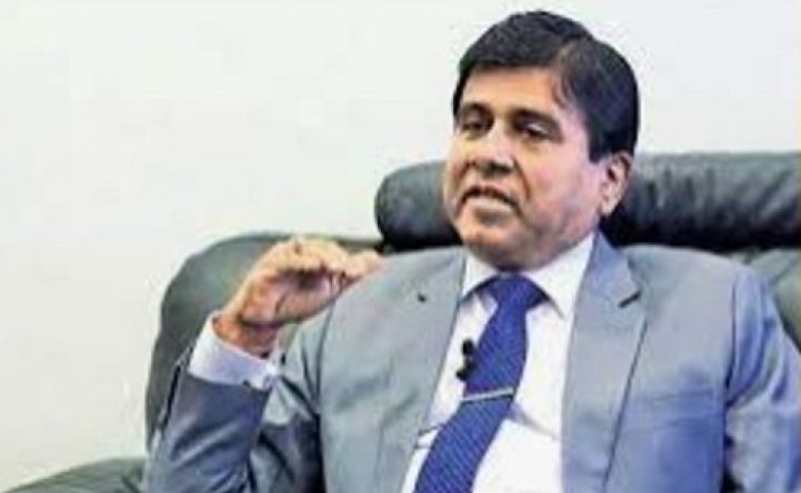 சட்டக் கல்லூரி மாணவர்கள் தமது தாய் மொழியில் பரீட்சைக்குத் தோற்றுவதில்..