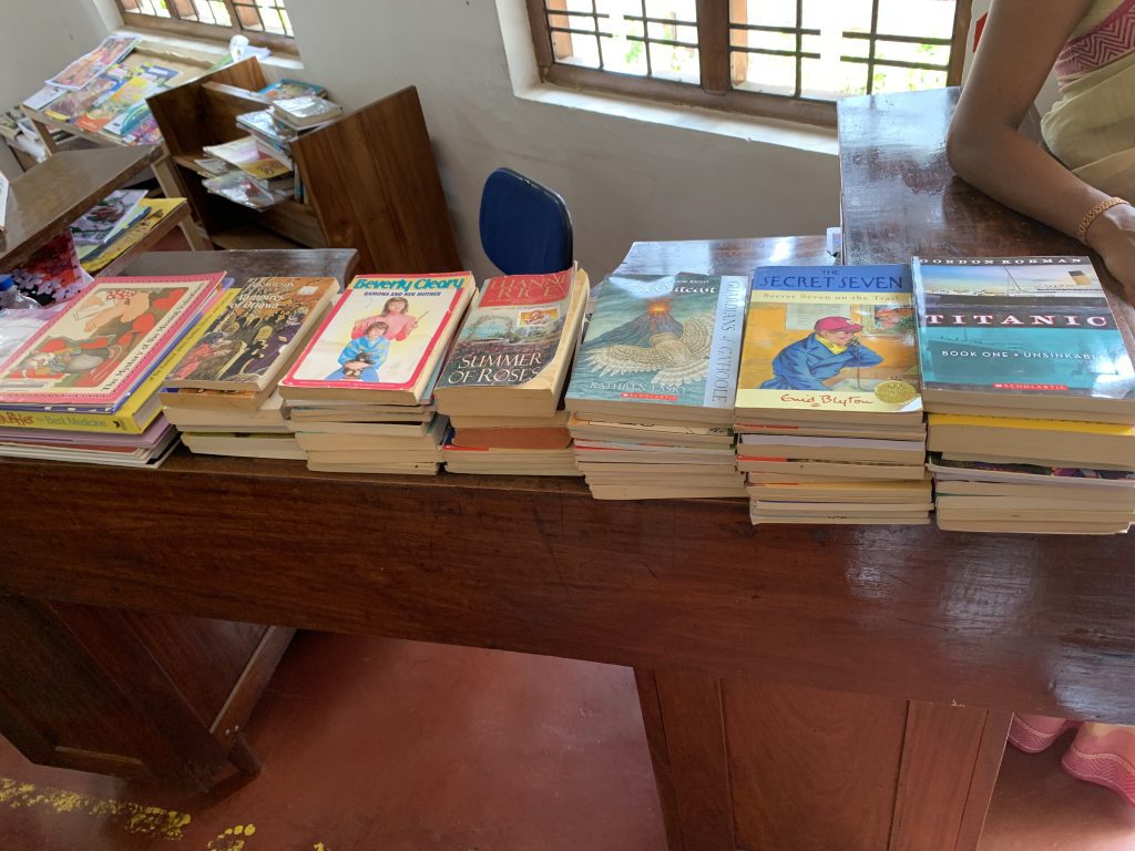 புஸல்லாவ பொது நூலகத்திற்கு புத்தகங்கள் வழங்கி வைப்பு!