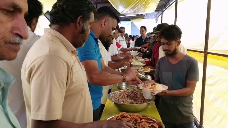 அட்டன் நகரத்தில் சோறு அன்னதானம் (பத் தன்சல்)
