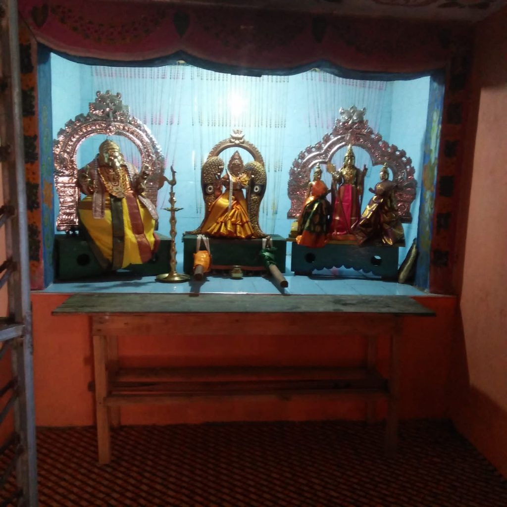 லுணுகலை பகுதியில் இரண்டு ஆலயங்கள் உடைத்து திருட்டு.