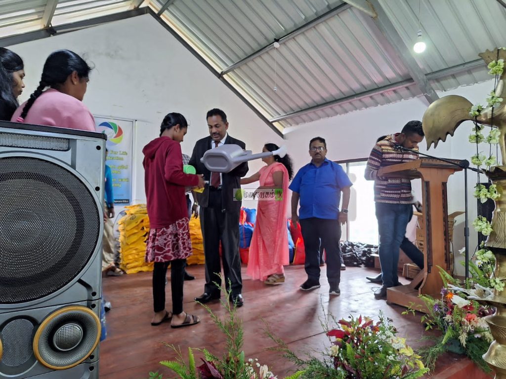 நுவரெலியா பிரதேசத்தில் எழுபத்தைந்து பயனாளிகளுக்கு தோட்டக்கலை விவசாய உபகரணங்கள் மற்றும் உலர் உணவுப் பொருட்கள் வழங்கி வைப்பு.