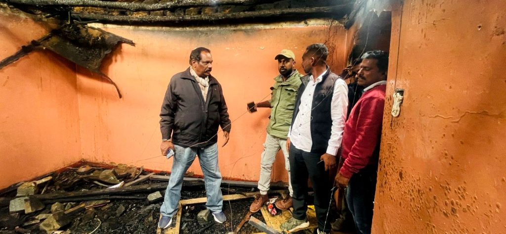 நுவரெலியா – இராகலையில் நெடுங்குடியிருப்பில் ஏற்பட்ட தீ விபத்தால் பாதிக்கப்பட்டுள்ள மக்களுக்கு தேவையான அனைத்து அத்தியாவசிய தேவைகளையும் நிறைவேற்றுவதற்கு நடவடிக்கை