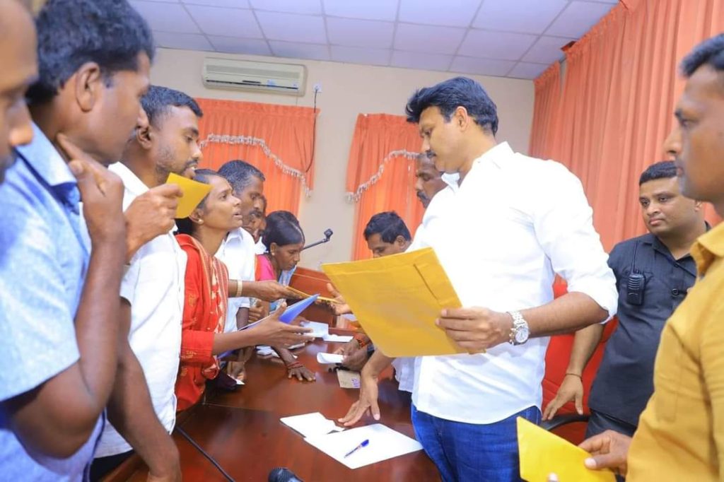 சம்பள உயர்வுக்கான முன்மொழிவுகள், தொழிற்சங்க பிரச்சினைகள் குறித்து இ.தொ.காவின் பிரதிநிதிகளுடன் கிழக்கு ஆளுநர் செந்தில் தொண்டமான் கலந்தாய்வு!