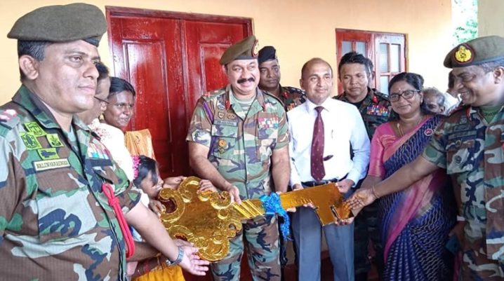இராணுவ படை வீரர்களால் நிர்மாணிக்கப்பட்ட புதிய வீடு பயனாளிக்கு கையளிப்பு