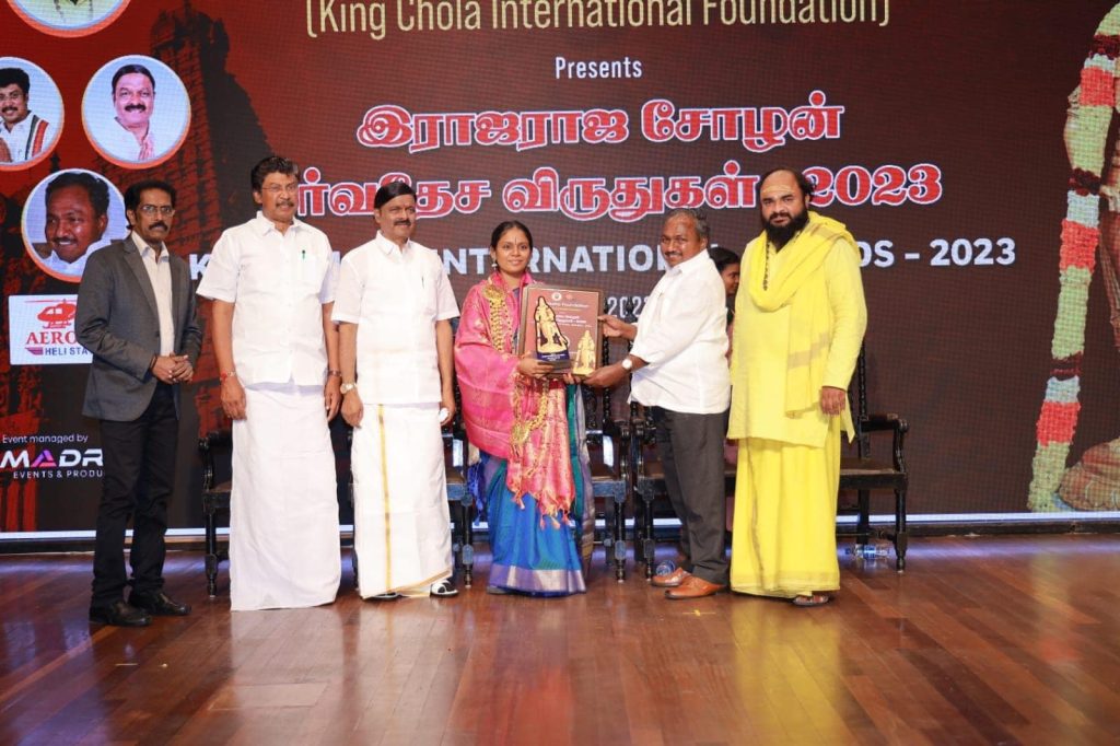காயத்திரி விக்கிரமசிங்கவுக்கு இராஜராஜ சோழன் சர்வதேச விருது !