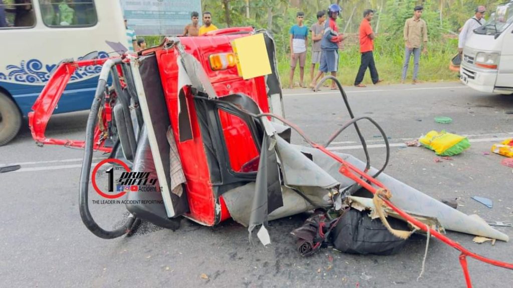 நாரம்மல – கிரியுல்ல வீதியில் இடம்பெற்ற வாகன விபத்தில் மூவர் பலி.
