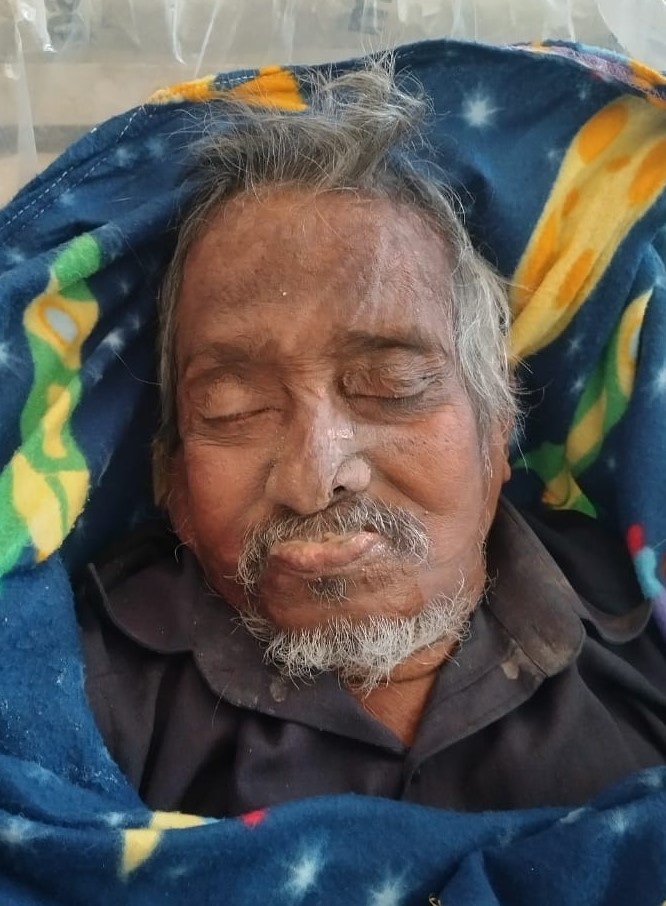 சிவனொளிபாதமலையில் உயிரிழந்த வயோதிபரை அடையாளம் காண பொதுமக்களின் உதவியை நாடியுள்ள பொலீஸார்.
