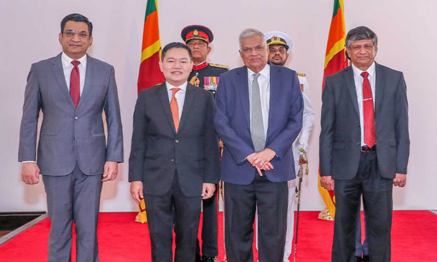 புதிதாக நியமனம் பெற்றிருக்கும் இலங்கைக்கான தூதுவர் மற்றும் உயர்ஸ்தானிகரின் நற்சான்றுப் பத்திரங்கள் ஜனாதிபதியிடம் கையளிப்பு