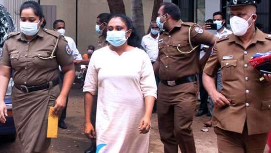 கொரியாவில் வேலைவாய்ப்பு மோசடி குற்றச்சாட்டில் நடிகை தமிதாவும், கணவரும் சந்தேக நபர்களாக அடையாளம்.