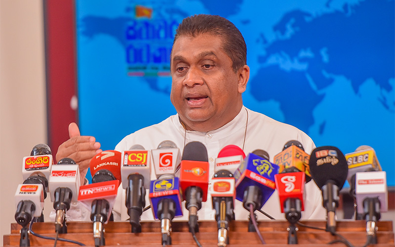 வெளிநாட்டவர்கள் இலங்கை சாரதி அனுமதிப்பத்திரத்தை விமான நிலையத்திலேயே பெற்றுக்கொள்ள வாய்ப்பு!