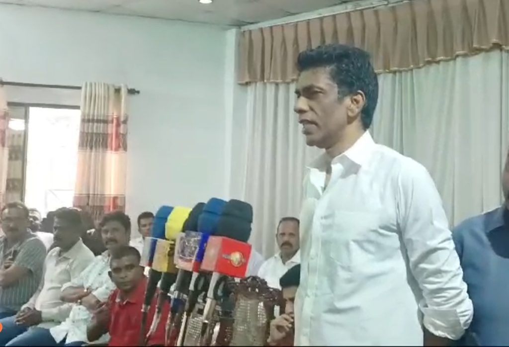 தோட்டத் தொழிலாளர்களை ஏமாற்றிய ரணிலும் மனுஷவும் பொய்யர்கள்: திகாம்பரம் தெரிவிப்பு