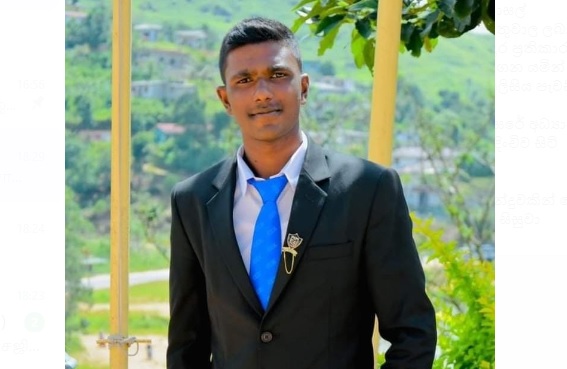 கொட்டகலை கேம்பிரிட்ஜ் பாடசாலையில் கிரிக்கெட் விளையாடிக்கொண்டிருந்த போது வழுக்கி விழுந்து மாணவன் ஒருவர் உயிரிழப்பு