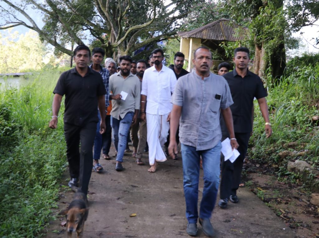 வாக்கினை பதிவு செய்த ஜீவன்