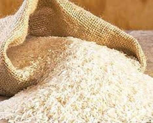 அரிசியை மறைத்து வைத்திருந்த வியாபாரி கைது