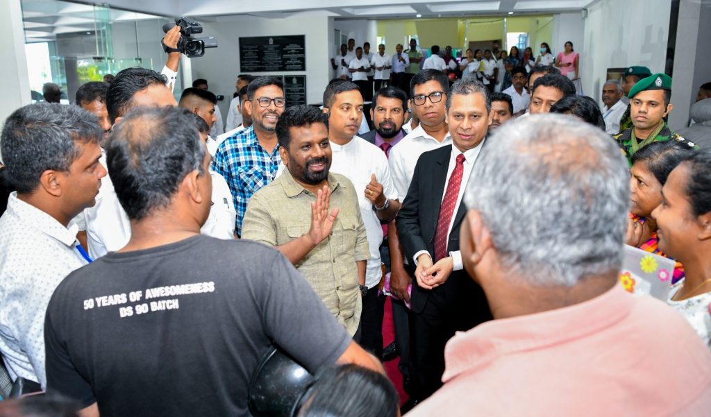 அரச சேவையை முறையான அரச பொறிமுறையாக மாற்றும் சவால் எம்முன் உள்ளது-ஜனாதிபதி