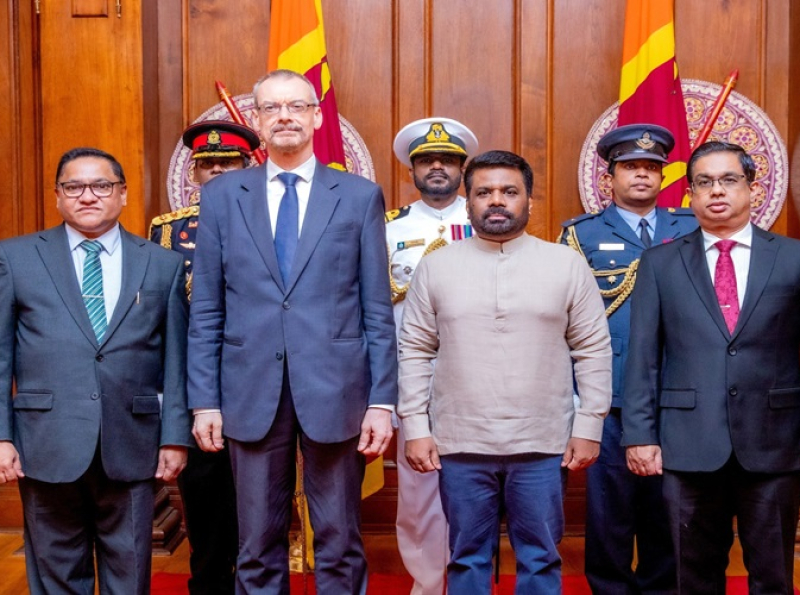 மூன்று புதிய வெளிநாட்டுத் தூதுவர்கள் நற்சான்றிதழ் பத்திரங்களை ஜனாதிபதியிடம் கையளித்தனர்