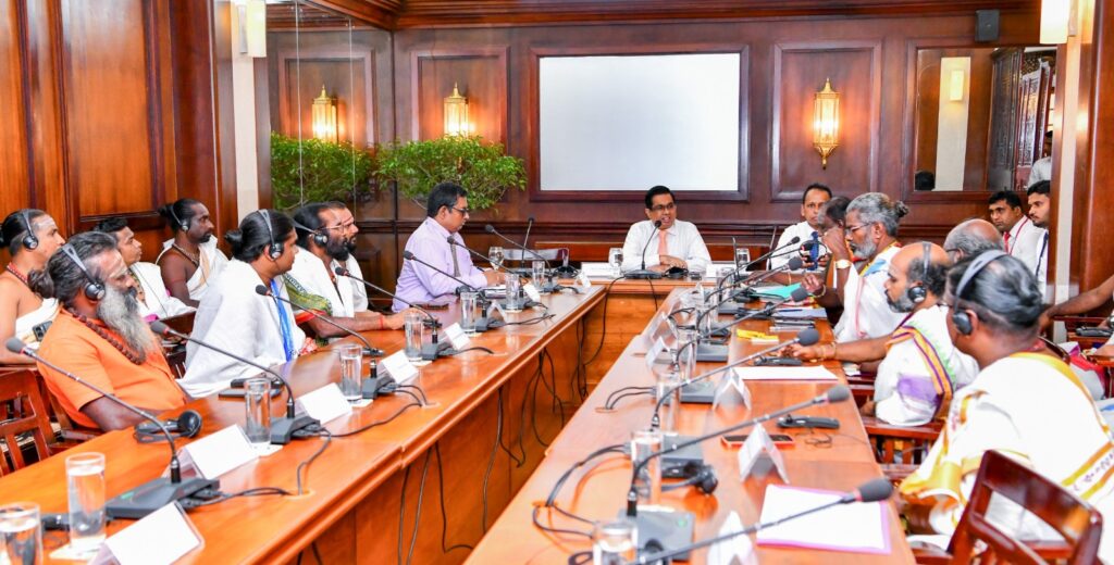 மலையக இந்து குருமாருக்கும் ஜனாதிபதியின் செயலாளருக்கும் இடையில் சந்திப்பு