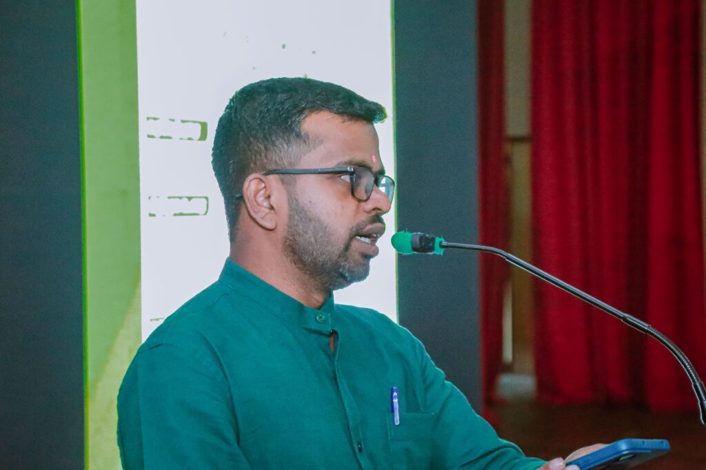 இந்தியா டெல்லியில் நடக்கும் தலைமைத்துவ பயிற்சிக்காக தொழிலாளர் தேசிய முன்னணியின் பிரதி பொது செயலாளர் சுப்பையா கமலதாசன் டெல்லி பயணம்.