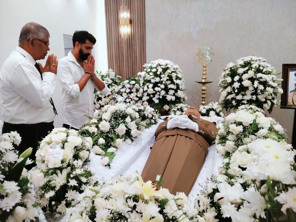 முன்னாள் காவல்துறை மா அதிபர் சி.டி. விக்ரமரத்ன அவர்களின் பூதவுடலுக்கு ஜீவன் தொண்டமான் நேரில் அஞ்சலி!