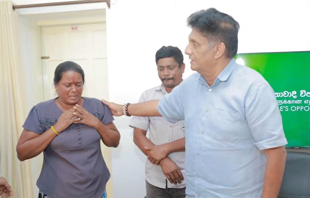 சிவராசா அனோஜனின் பெற்றோர்கள் எதிர்க்கட்சித் தலைவர் சஜித் பிரேமதாசவை சந்தித்தனர்..