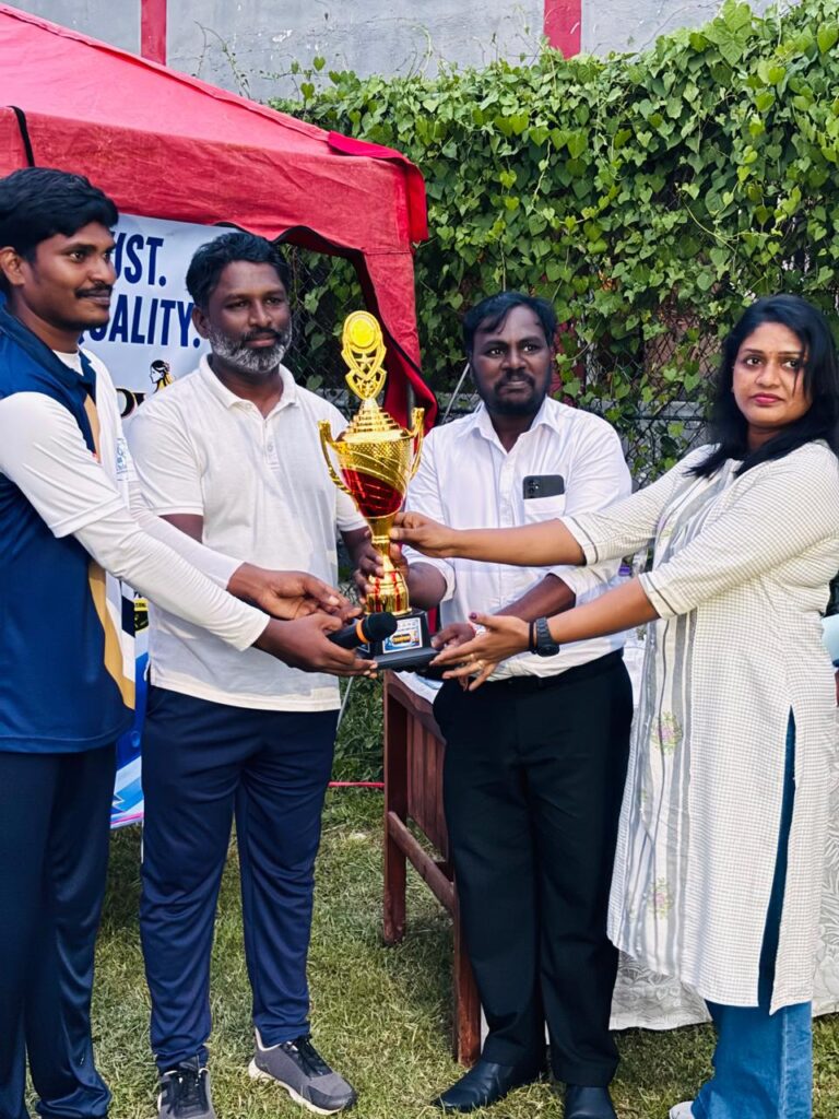 சமூக நலனுக்கான கருவியாக மாற்றும் நோக்கில் ‘ஹெல்ப்பிங் ஹேண்ட்ஸ்’ அமைப்பு நடாத்திய மாபெரும் கிரிக்கெட் போட்டி!